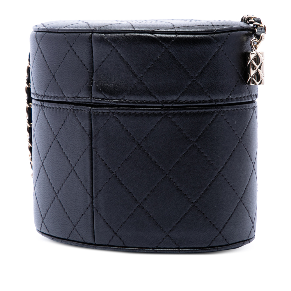 Pre-Loved Chanel CC Quilted Lambskin Round Vanity Clutch With Chain - Picture 2 of 6